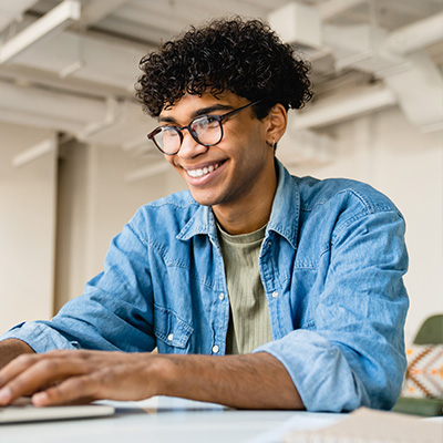 Government employee easily managing service requests